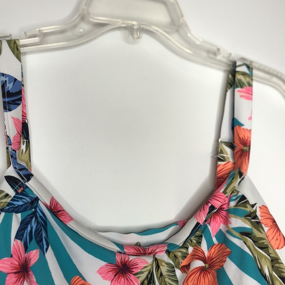 NWT Swim Solutions Women’s Hi Neck Tankini Top SIZE 24W PLUS SIZE NEW WITH TAGS - Picture 3 of 11